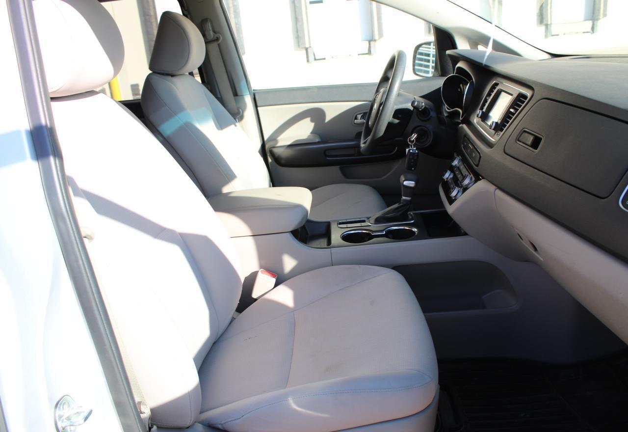 2020 Kia Sedona Lx - Image 5