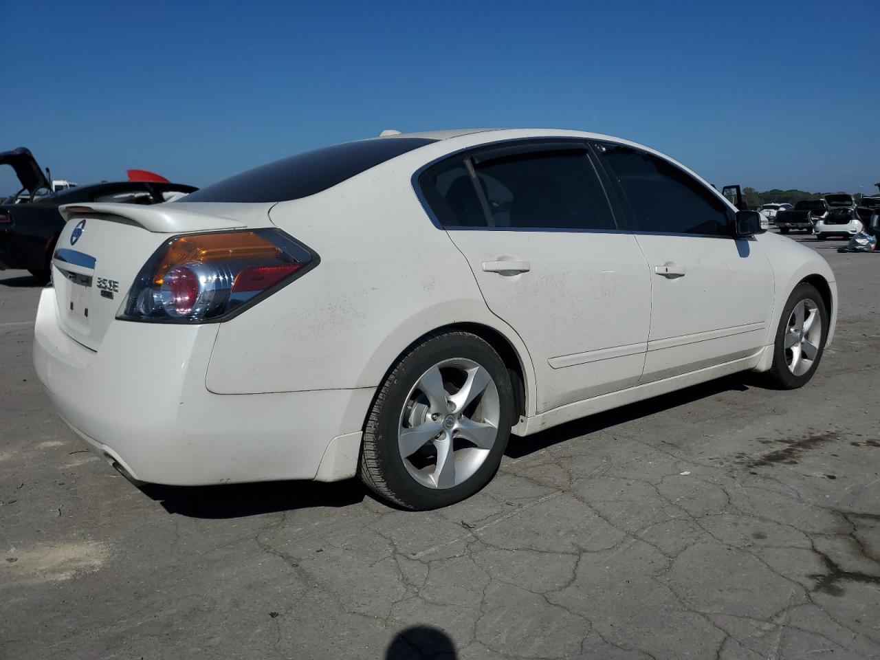 2008 Nissan Altima 3.5Se - Фото 3