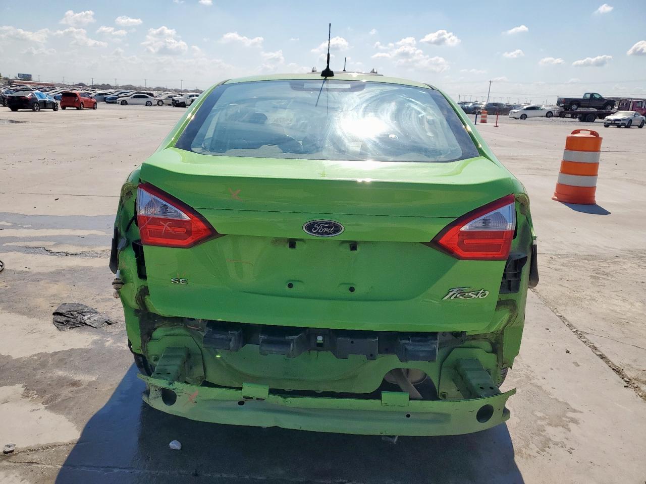 2014 Ford Fiesta Se - Фото 6