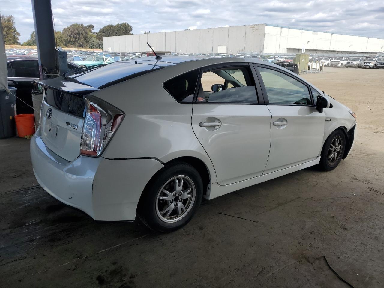 2015 Toyota Prius - Фото 3