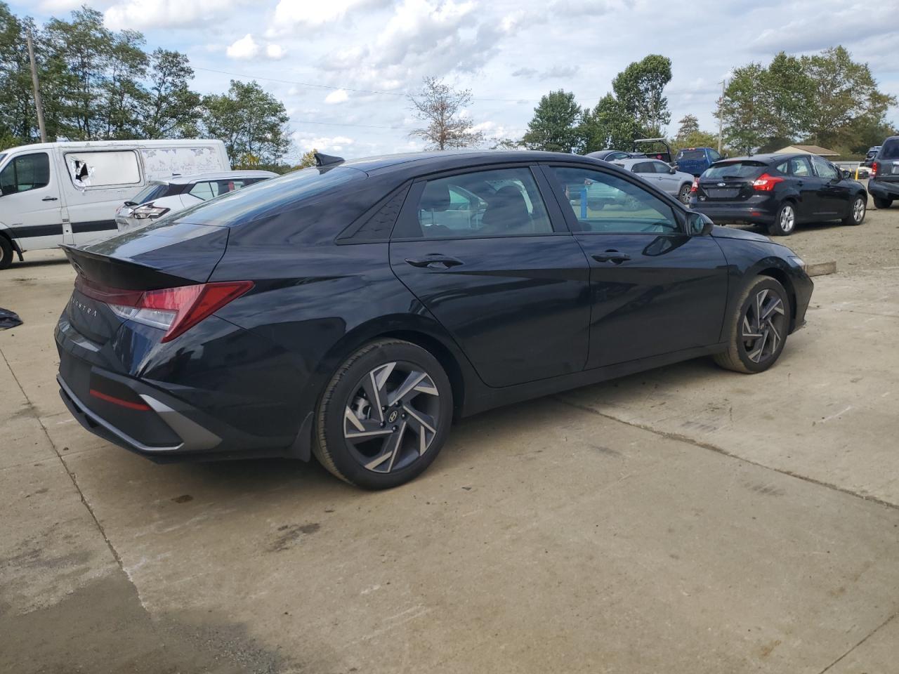 2025 Hyundai Elantra Sel Sport - Image 3