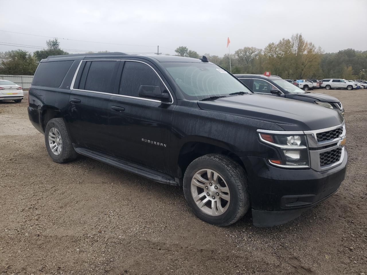 2017 Chevrolet Suburban C1500 Lt - Image 4