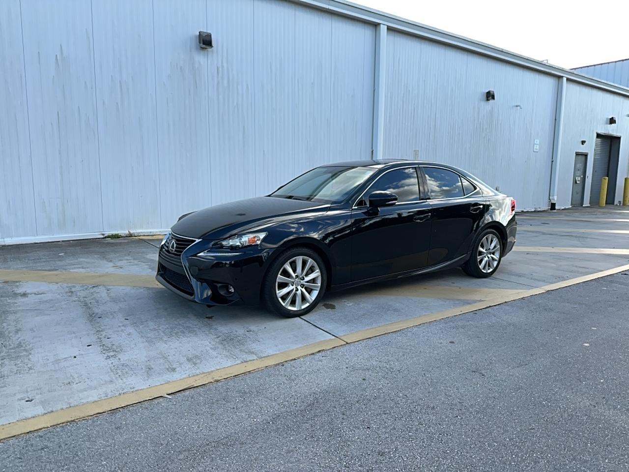 2016 Lexus Is 200T - Фото 2