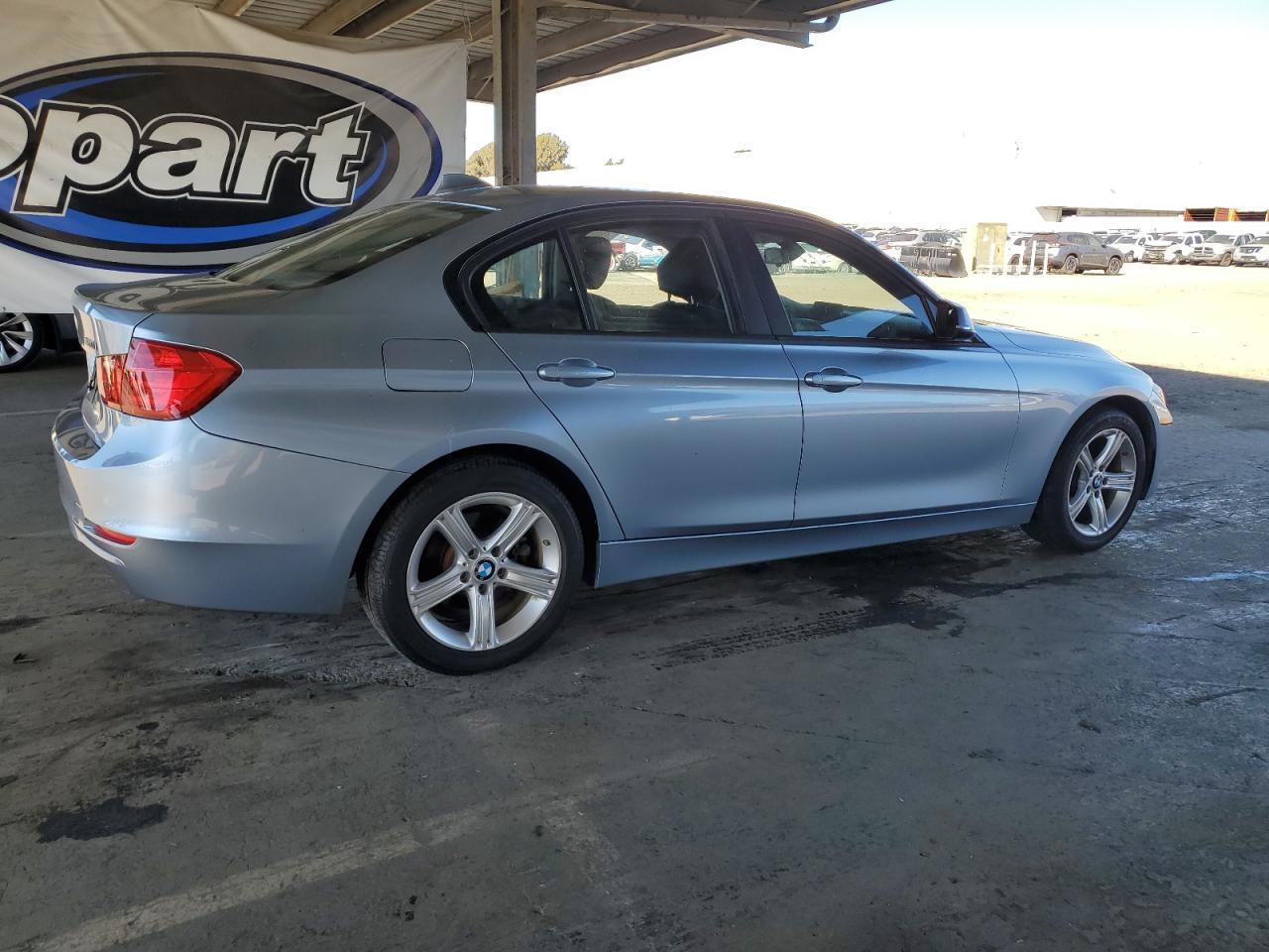 2013 BMW 320 I xDrive - Фото 3