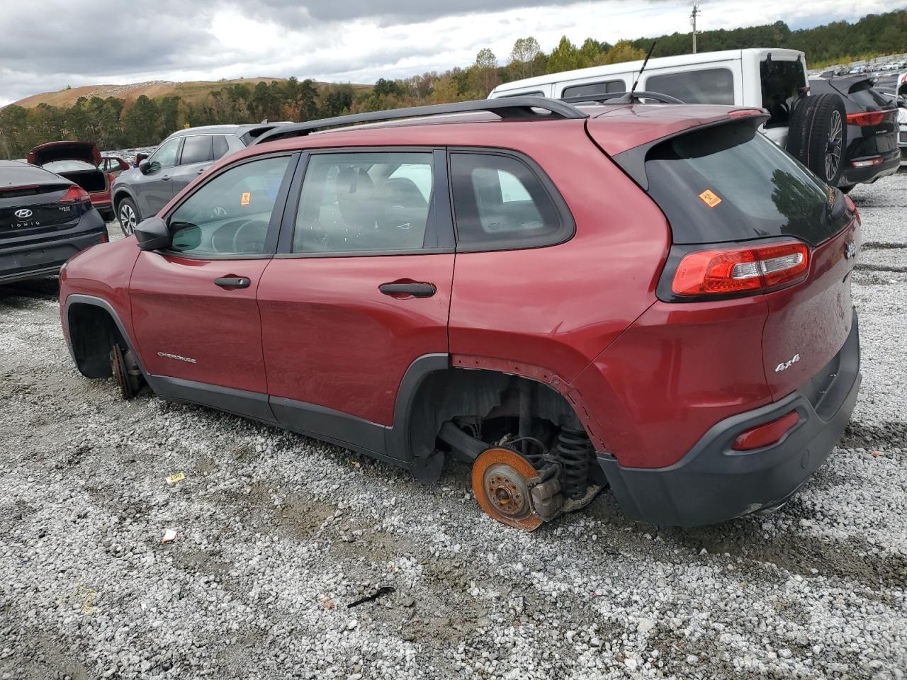 2016 Jeep Cherokee Sport - Фото 2