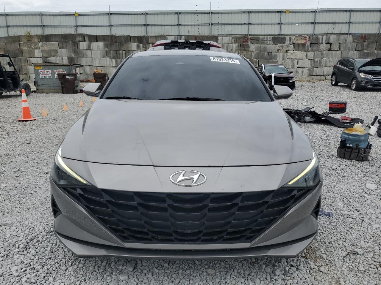 2023 Hyundai Elantra Se - Image 5