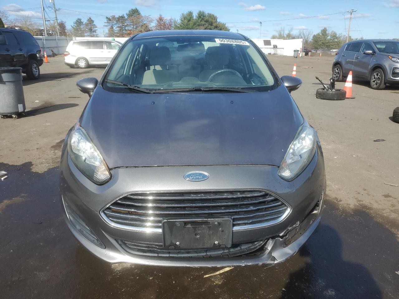 2014 Ford Fiesta Se - Фото 5