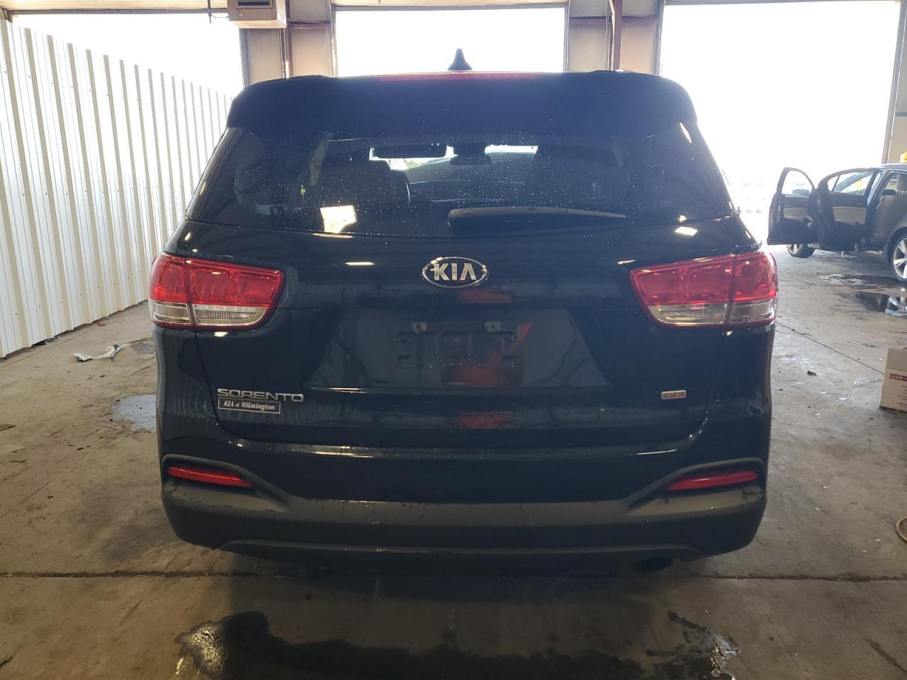 2016 Kia Sorento Lx - Image 6