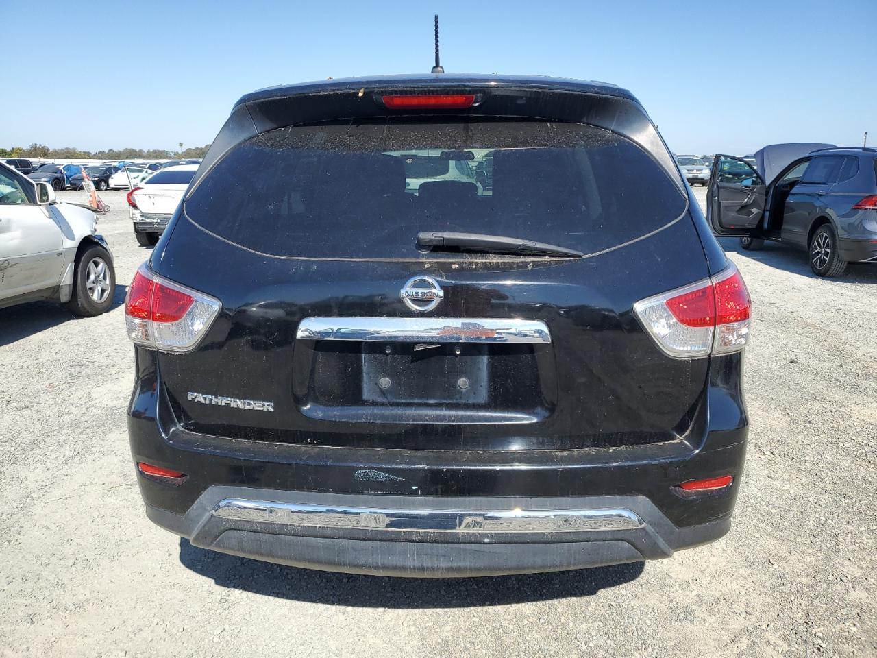 2014 Nissan Pathfinder S - Image 6