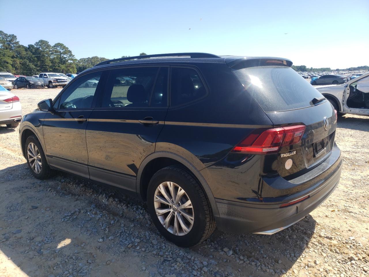 2018 Volkswagen Tiguan S - Фото 2