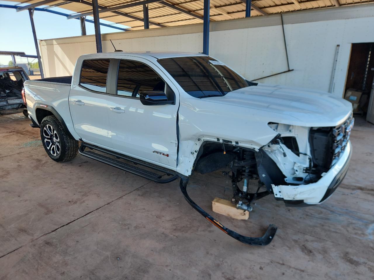 2023 GMC Canyon At4 - Image 4