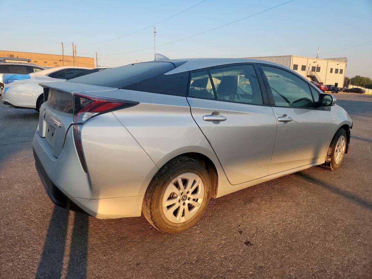 2017 Toyota Prius Two - Фото 3