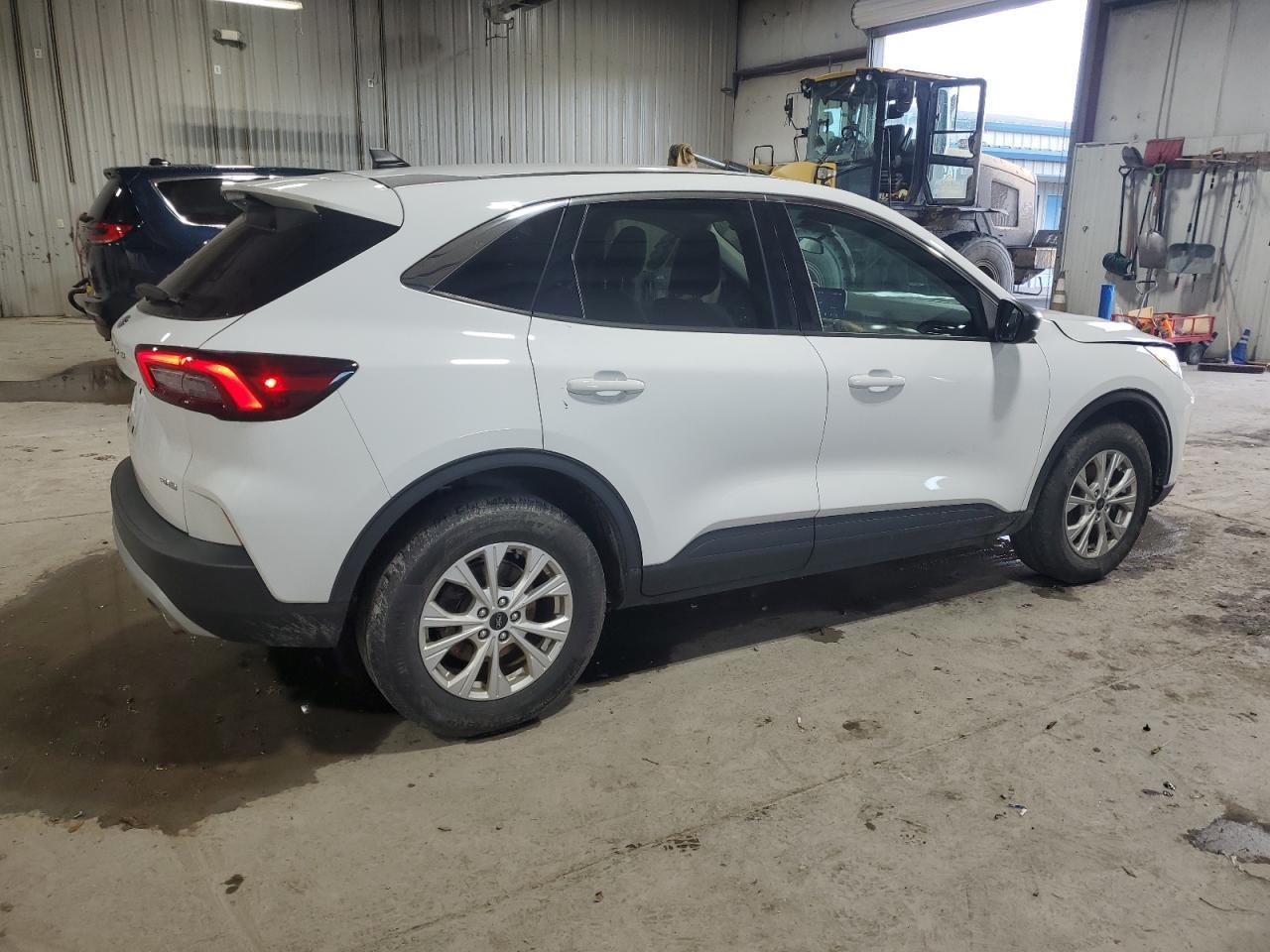 2023 Ford Escape Active - Фото 3