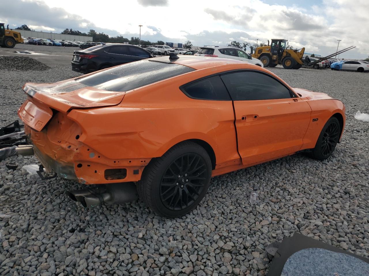 2021 Ford Mustang Gt - Фото 3