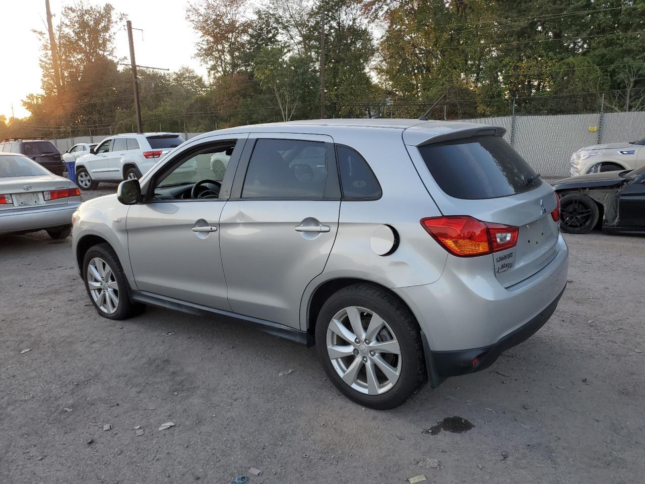 2014 Mitsubishi Outlander Sport Es - Фото 2