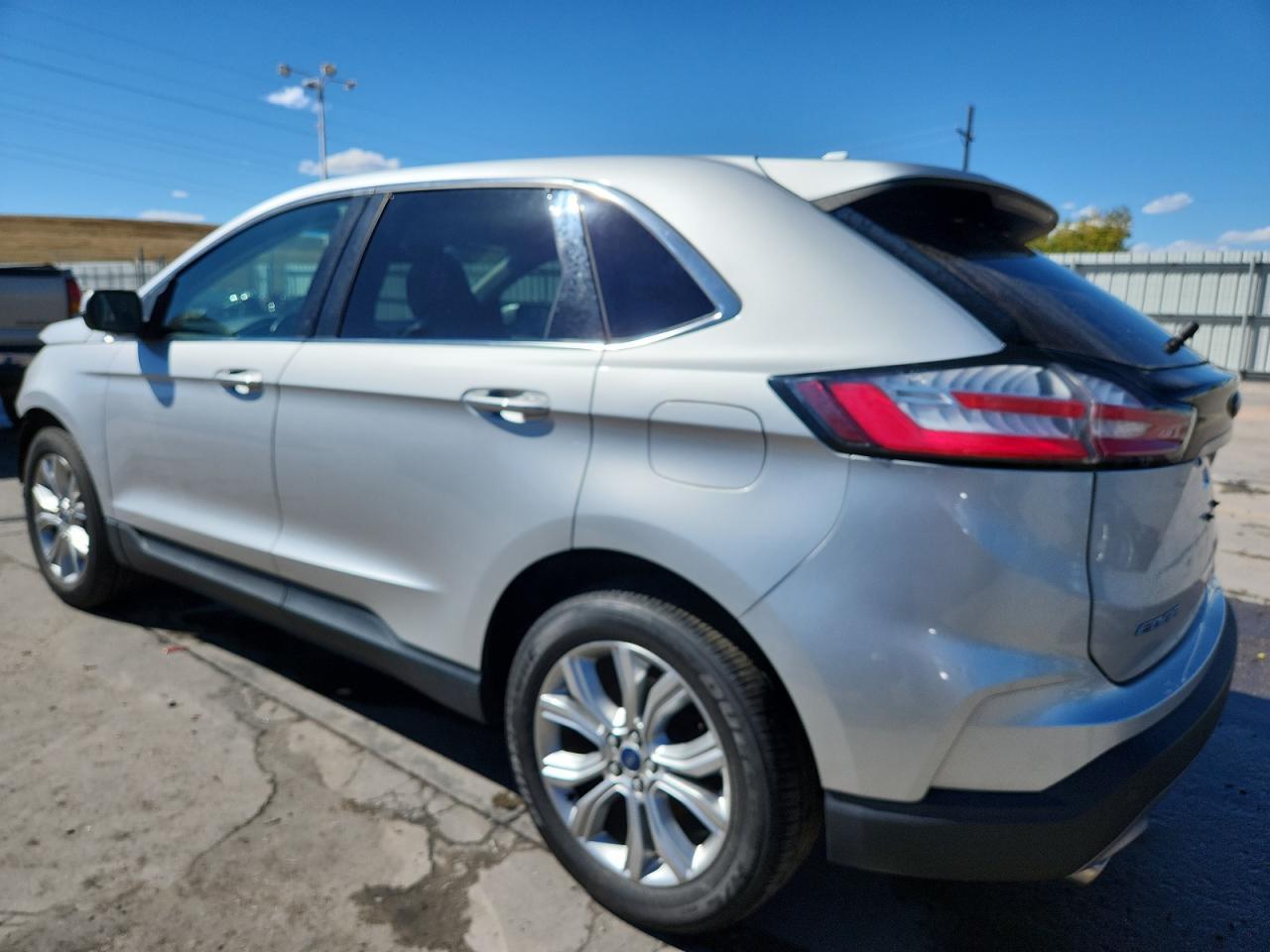 2019 Ford Edge Titanium - Фото 2