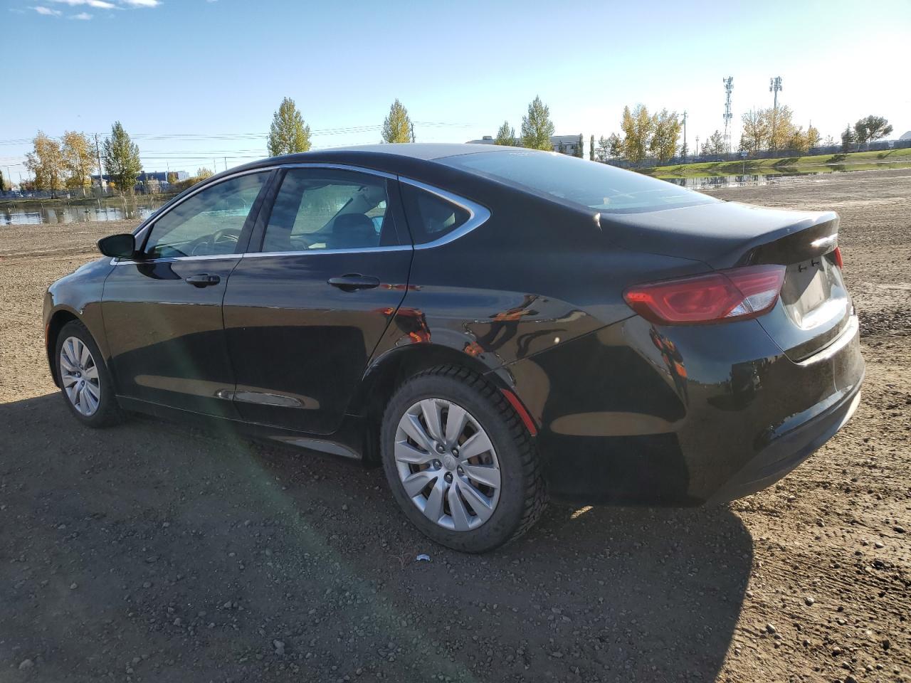 2016 Chrysler 200 Lx - Фото 2