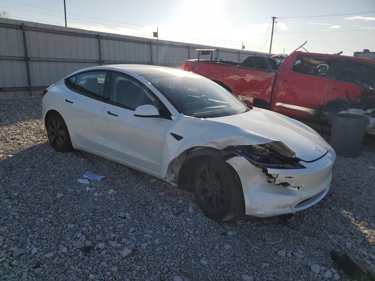 2024 Tesla Model 3 - Фото 4