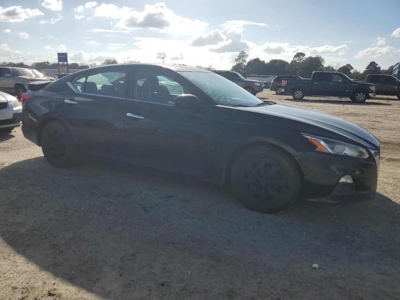 2020 Nissan Altima S - Image 4
