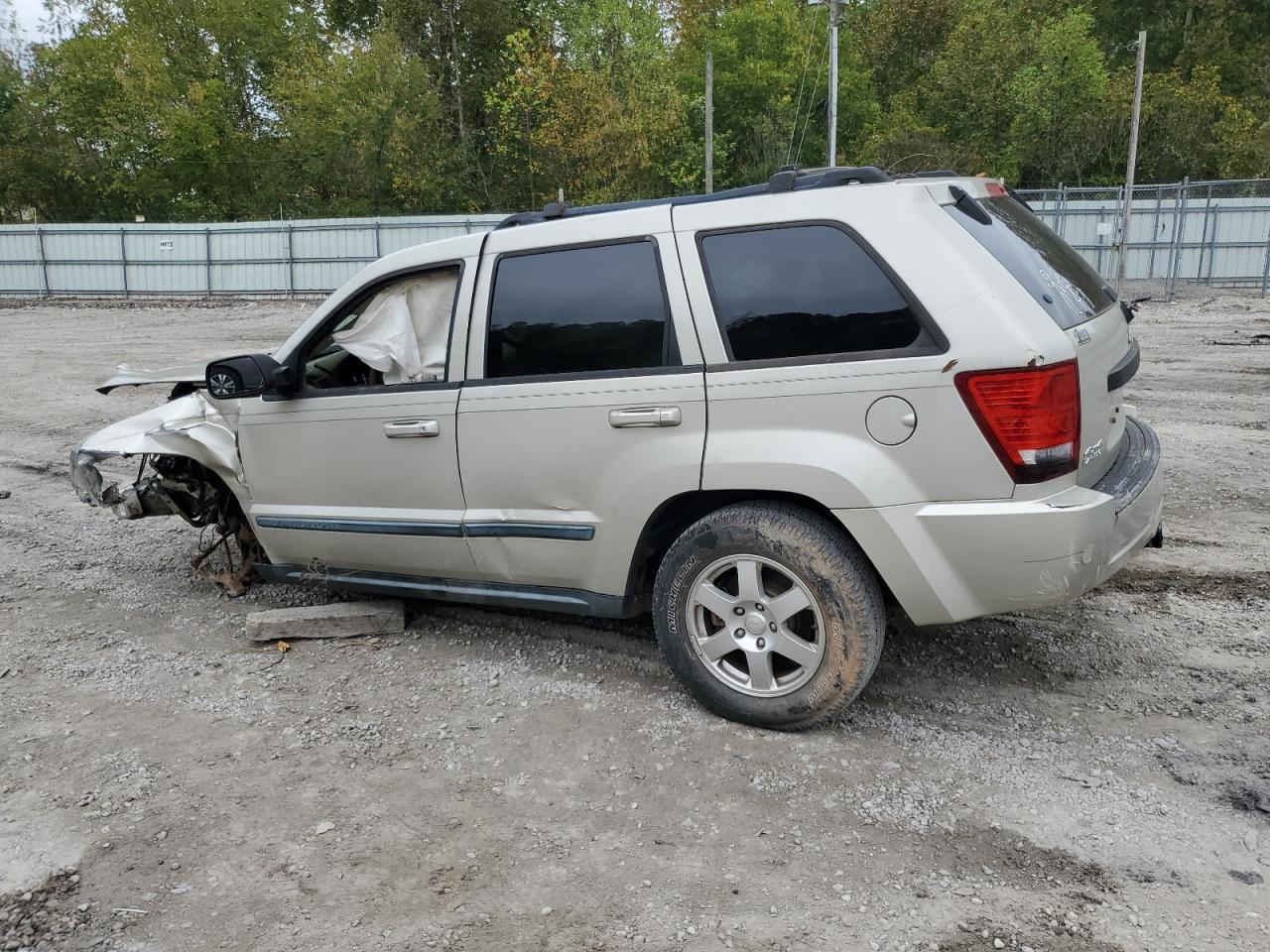 2008 Jeep Grand Cherokee Laredo - Image 2