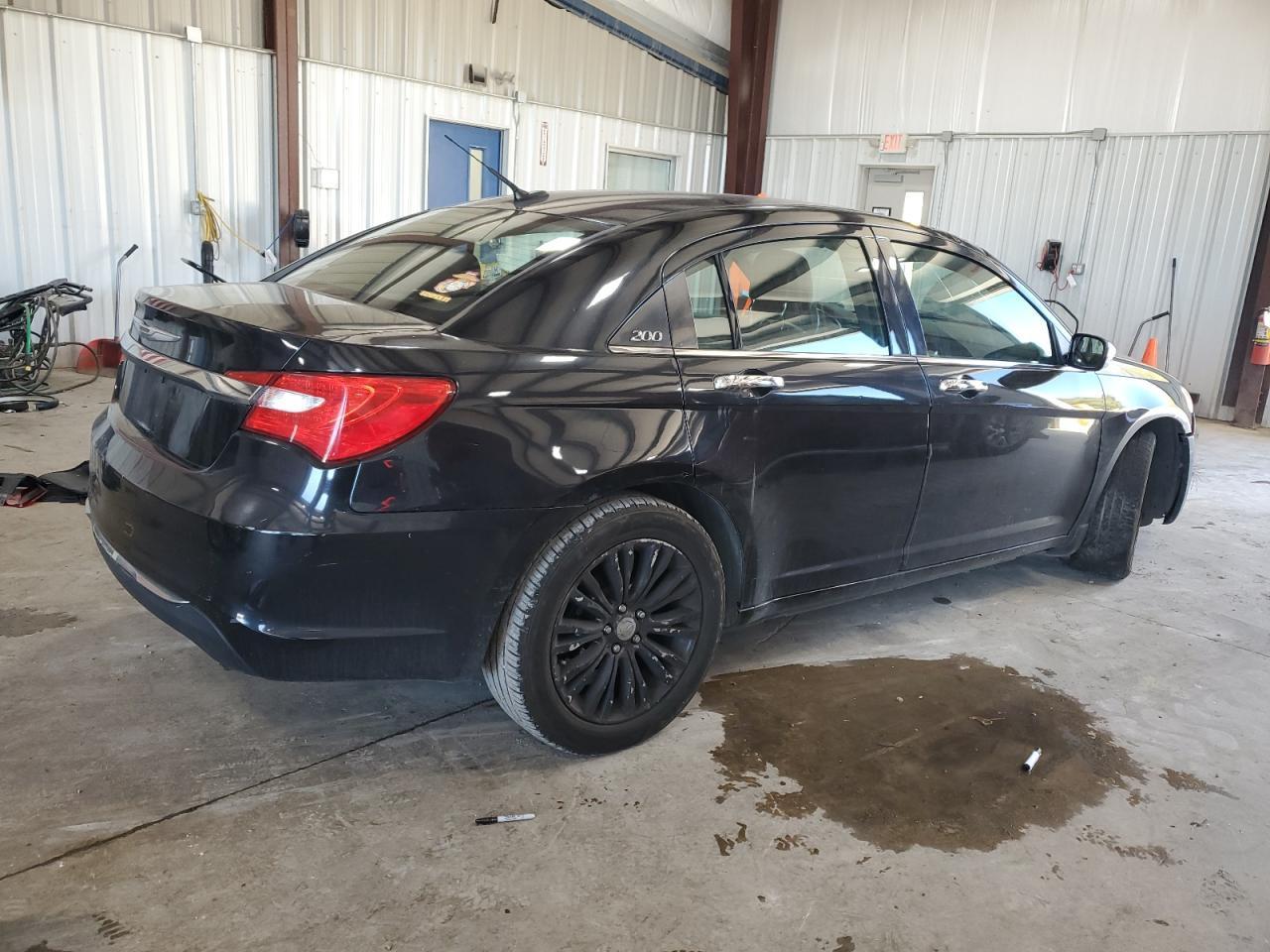 2011 Chrysler 200 Limited - Фото 3