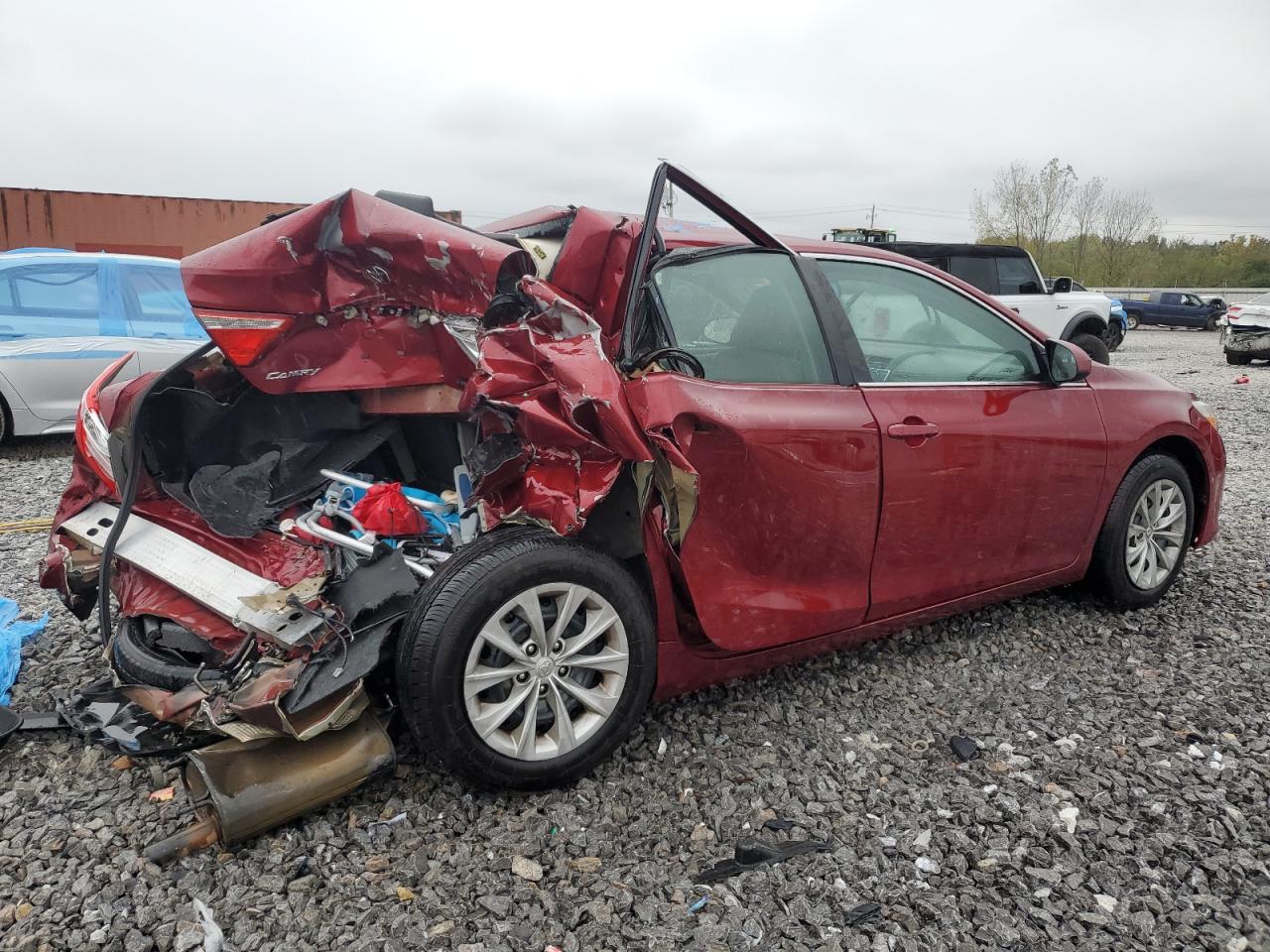 2015 Toyota Camry Le - Фото 3
