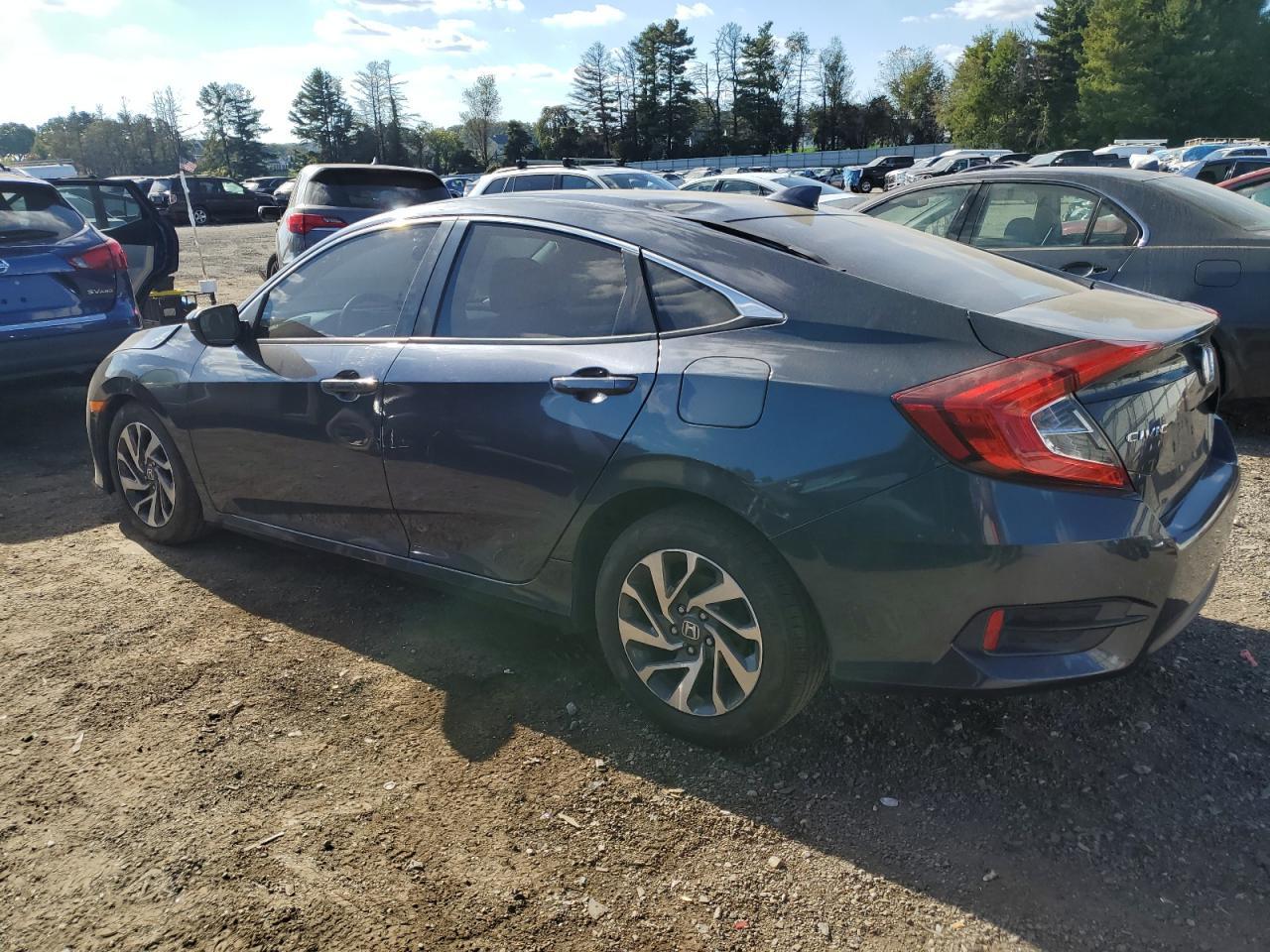 2017 Honda Civic Ex - Image 2