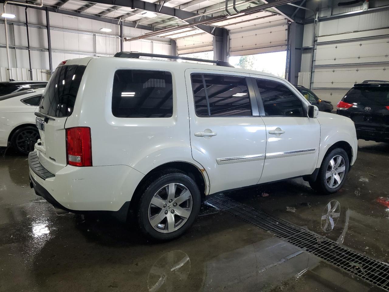 2015 Honda Pilot Touring - Image 3