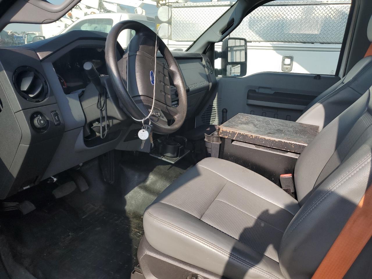 2015 Ford F450 Super - Фото 7