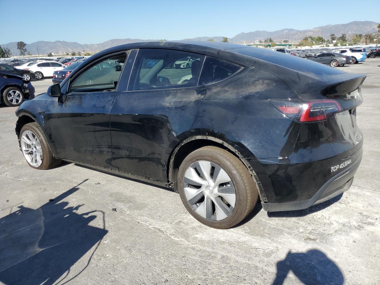 2024 Tesla Y - Фото 2