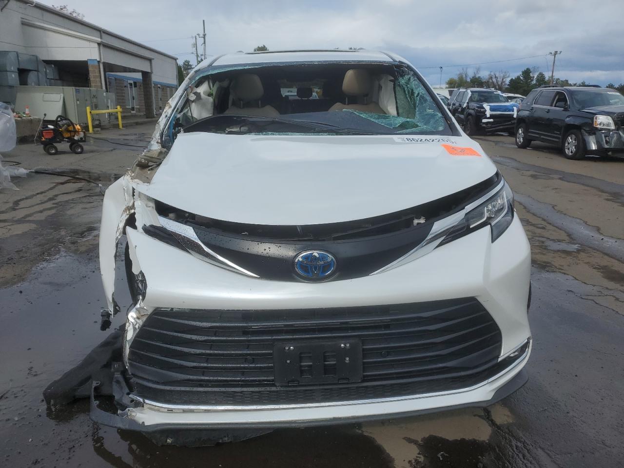 2023 Toyota Sienna Xle - Image 5