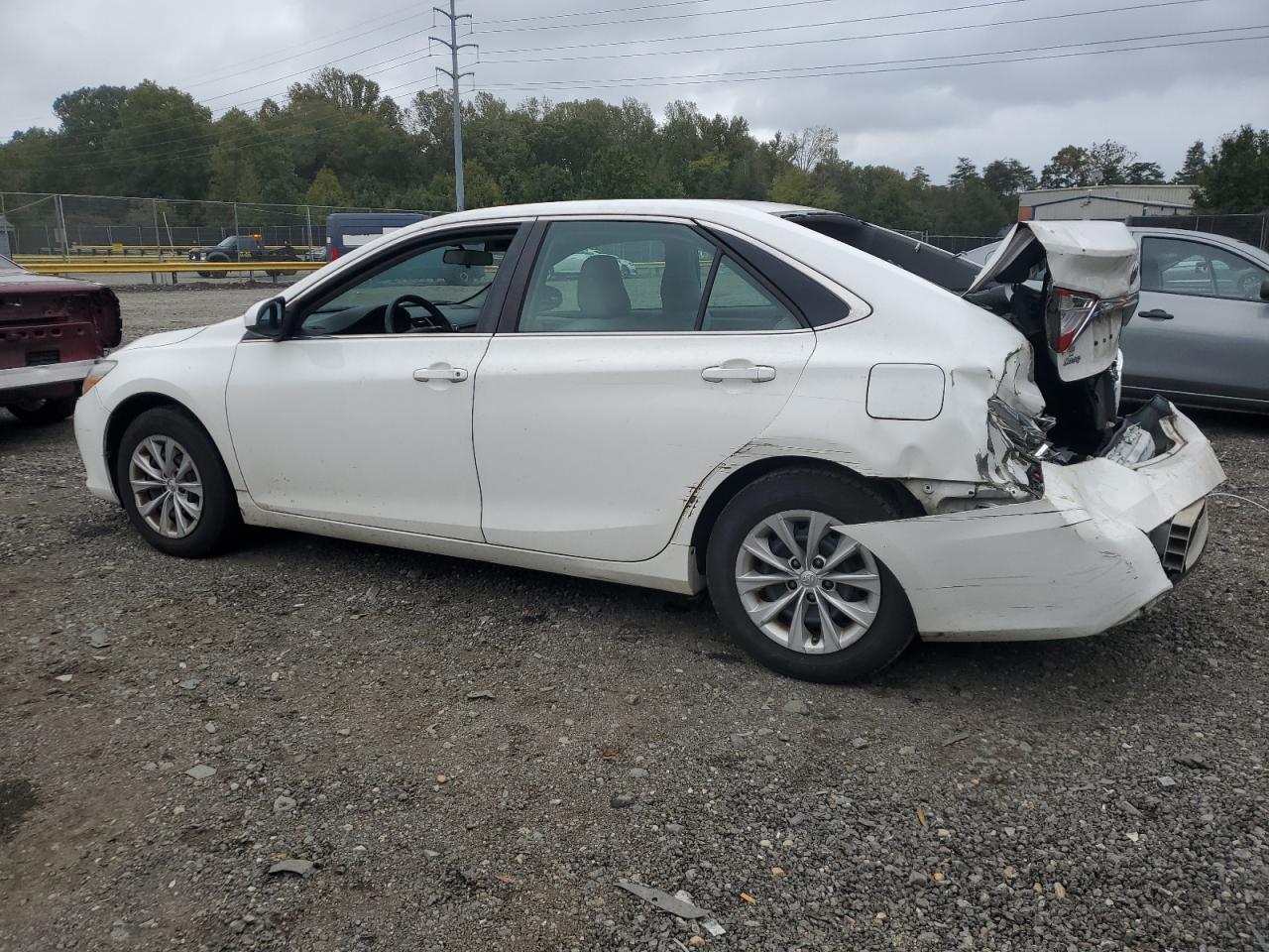 2015 Toyota Camry Le - Image 2