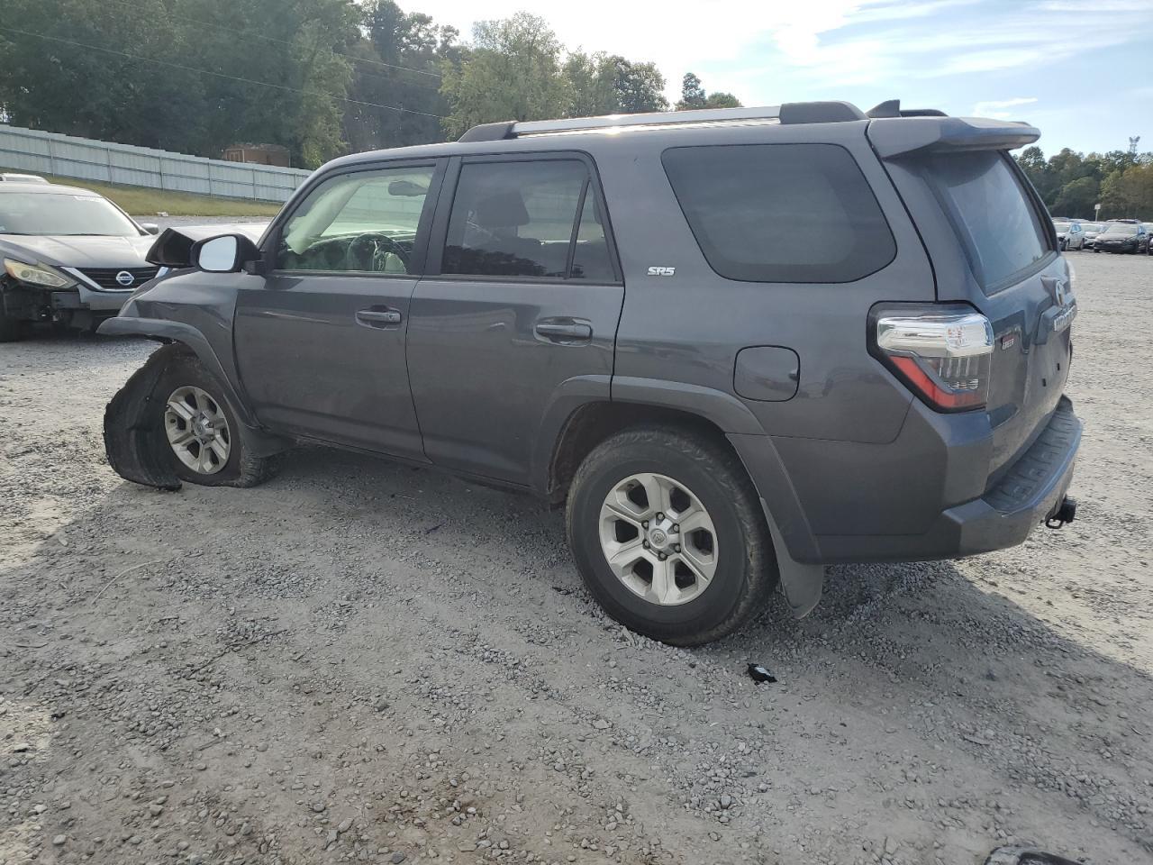 2023 Toyota 4Runner Se - Image 2