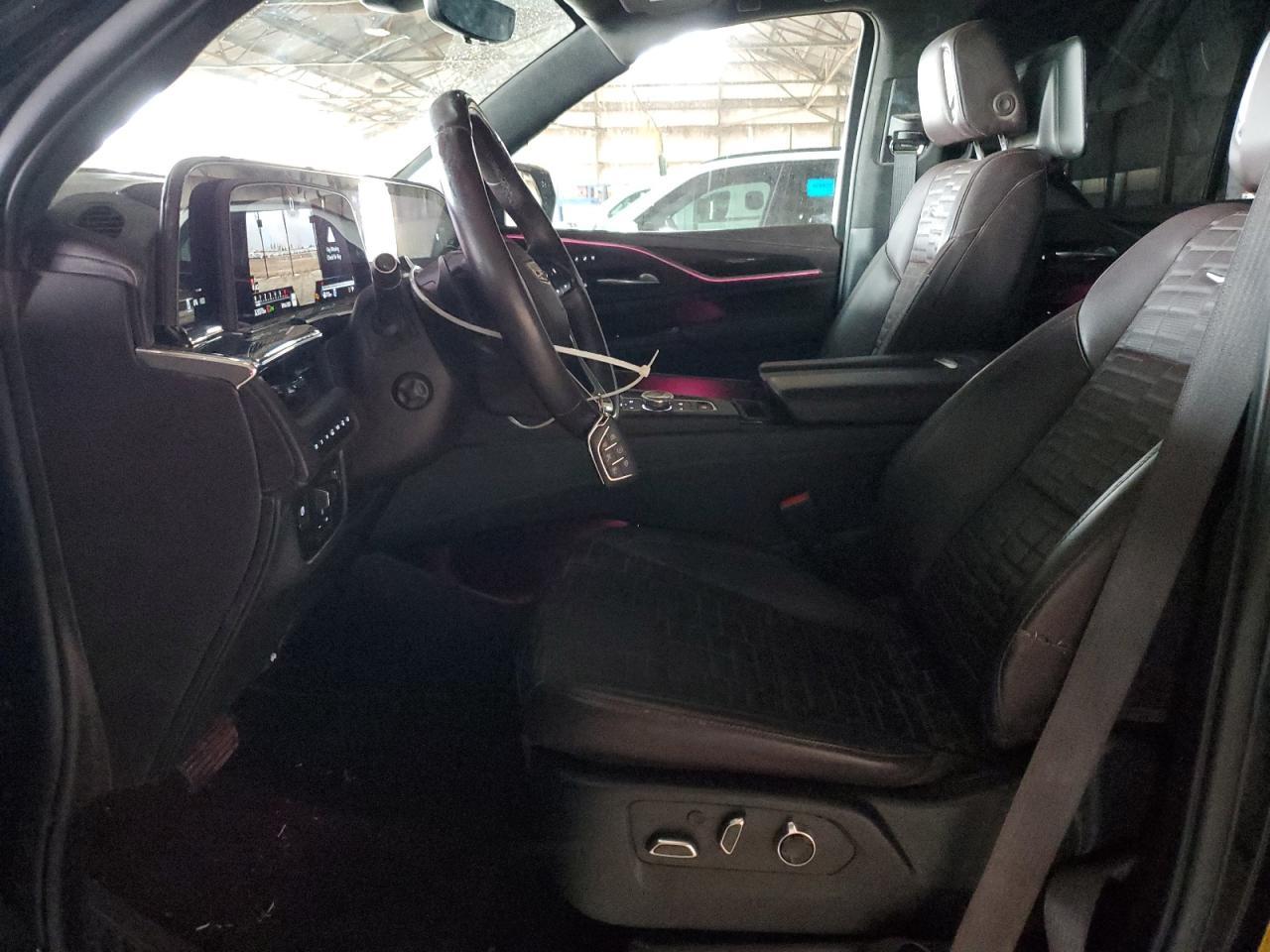 2022 Cadillac Escalade Sport Platinum - Image 7