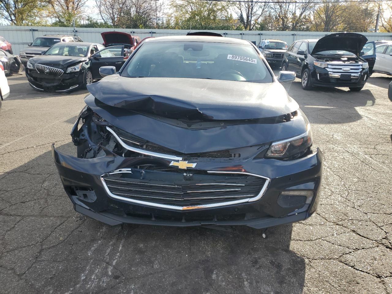 2017 Chevrolet Malibu Lt - Image 5