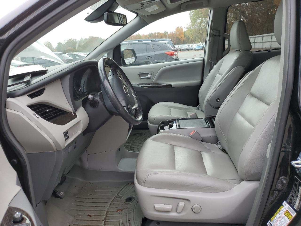 2019 Toyota Sienna Xle - Фото 7