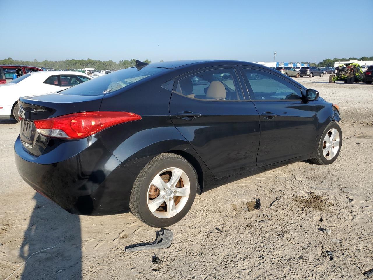 2013 Hyundai Elantra Gls - Image 3