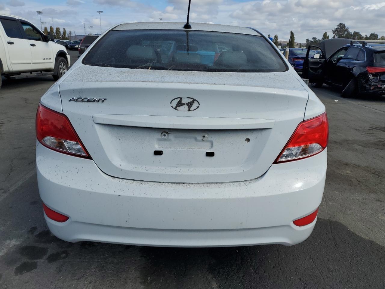 2017 Hyundai Accent Se - Фото 6