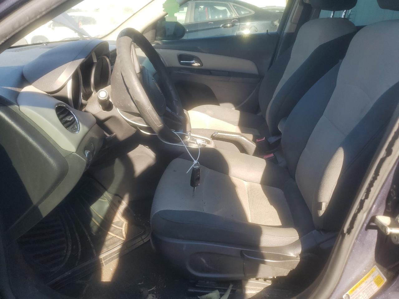 2014 Chevrolet Cruze Ls - Image 7