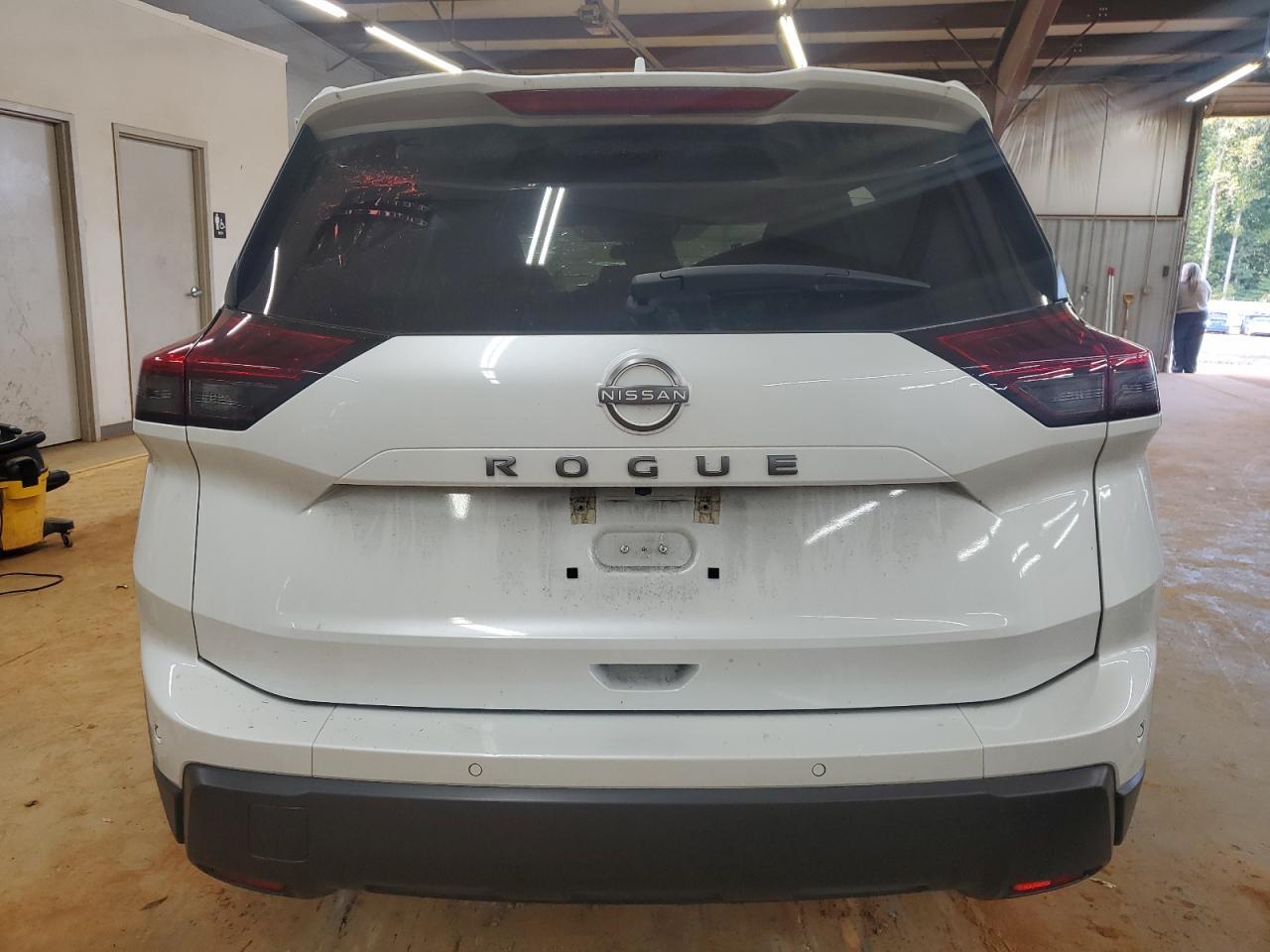 2025 Nissan Rogue Sv - Image 6
