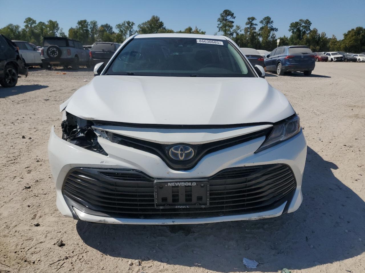 2020 Toyota Camry Le - Фото 5