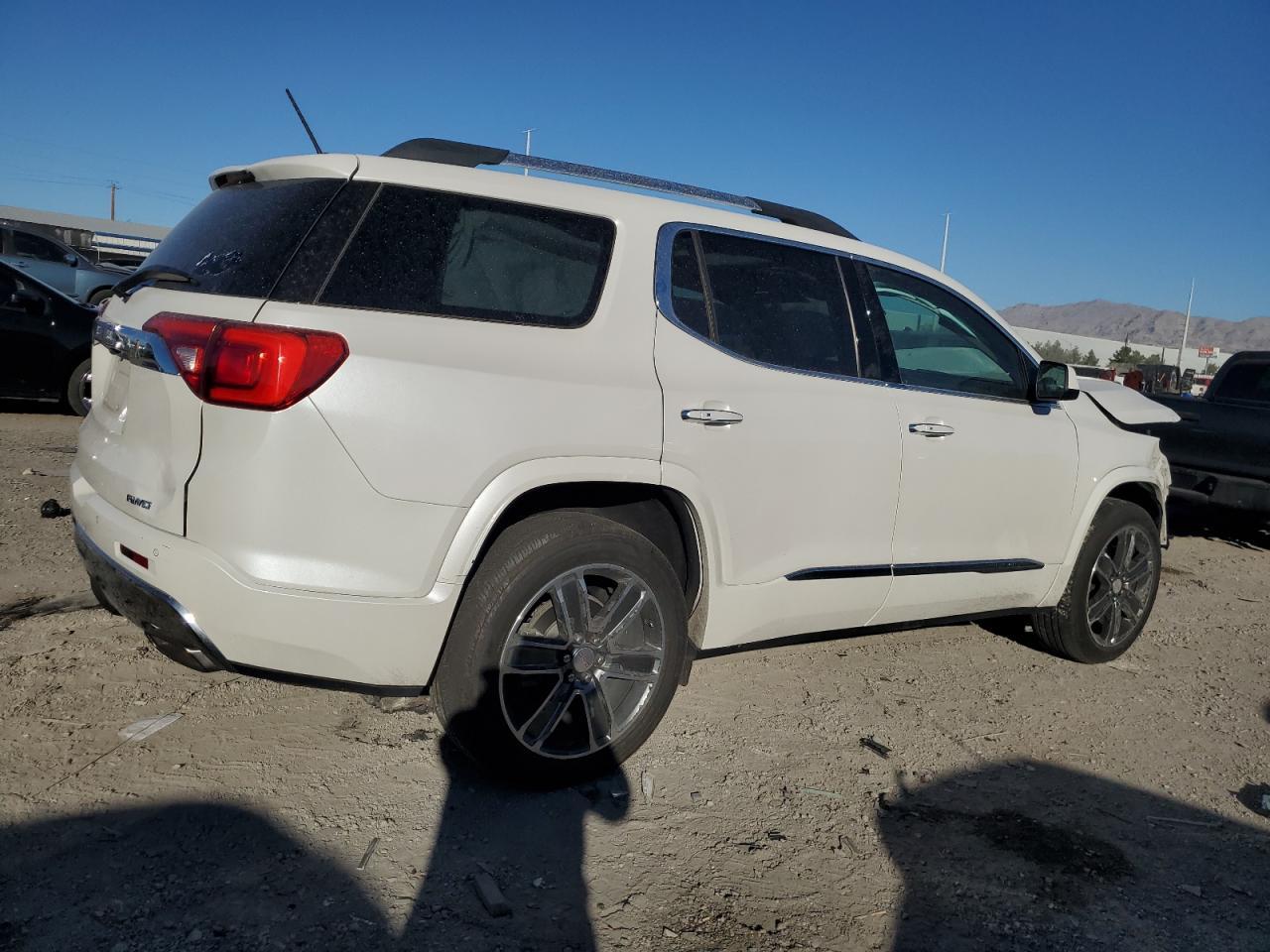 2019 GMC Acadia Denali - Фото 3