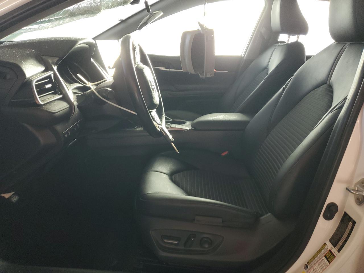 2022 Toyota Camry Se - Image 7