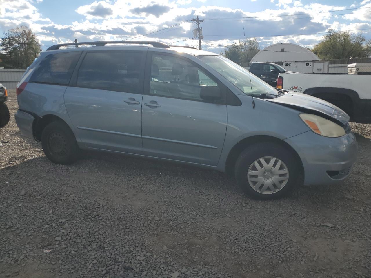2004 Toyota Sienna Ce - Image 4