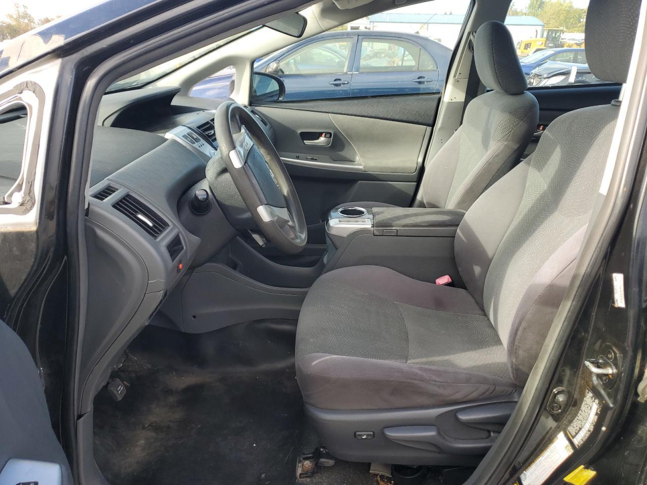 2014 Toyota Prius V - Image 7