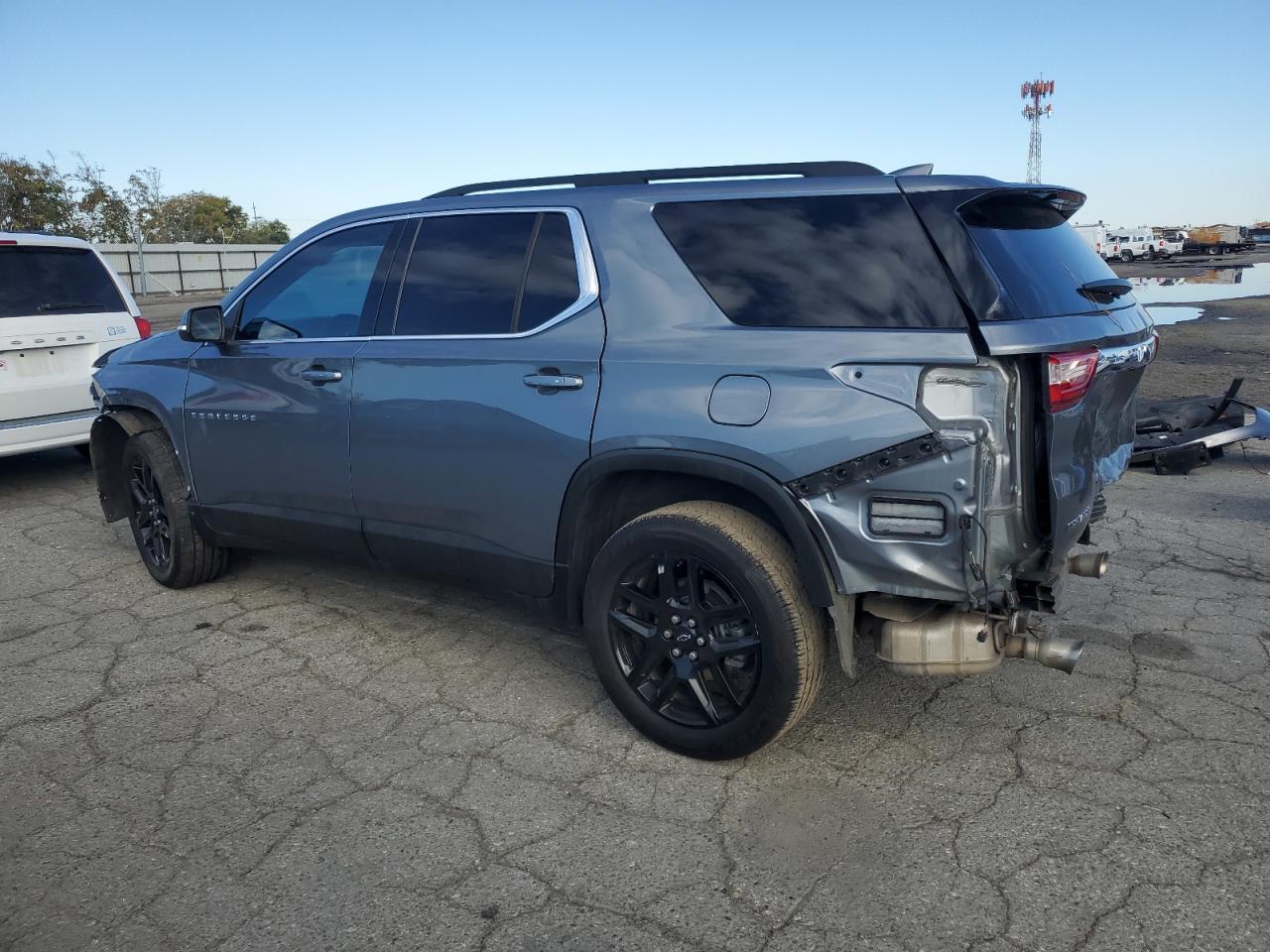 2021 Chevrolet Traverse Lt - Фото 2
