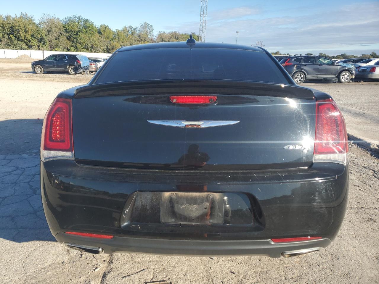 2018 Chrysler 300 S - Image 6