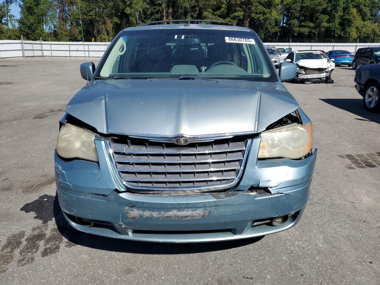 2008 Chrysler Town & Country Touring - Image 5