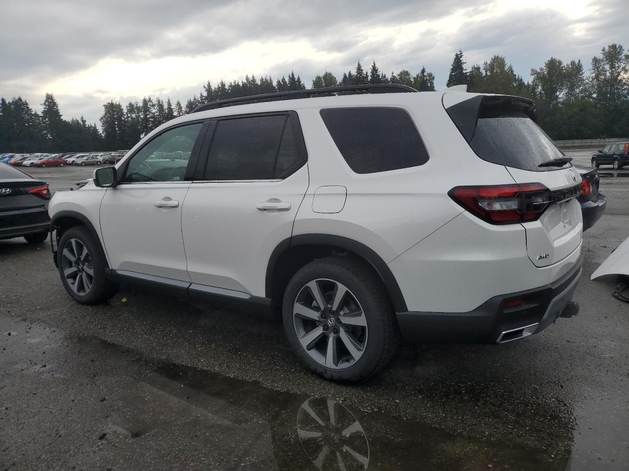 2025 Honda Pilot Elite - Image 2