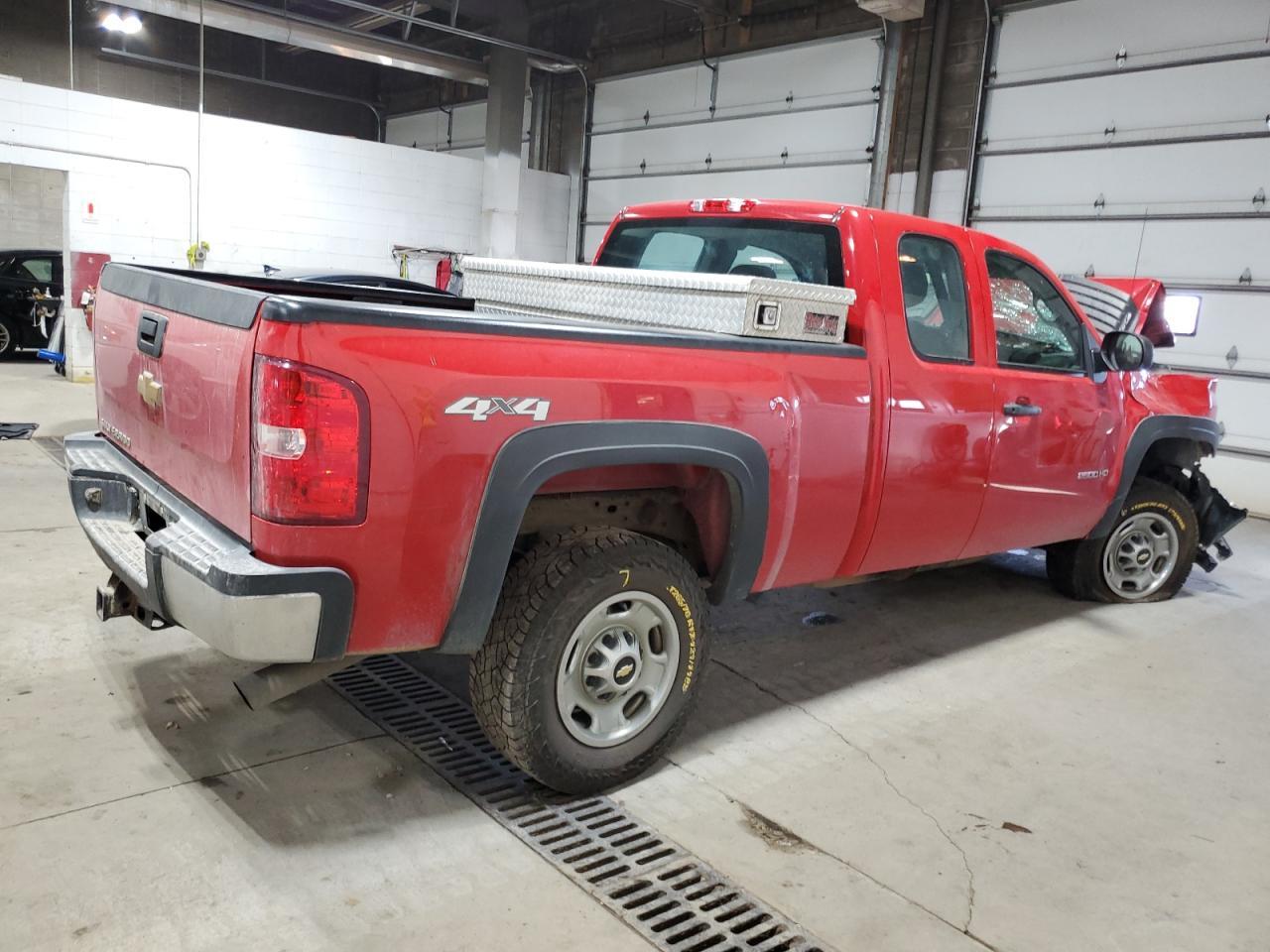 2013 Chevrolet Silverado K2500 Heavy Duty - Image 3